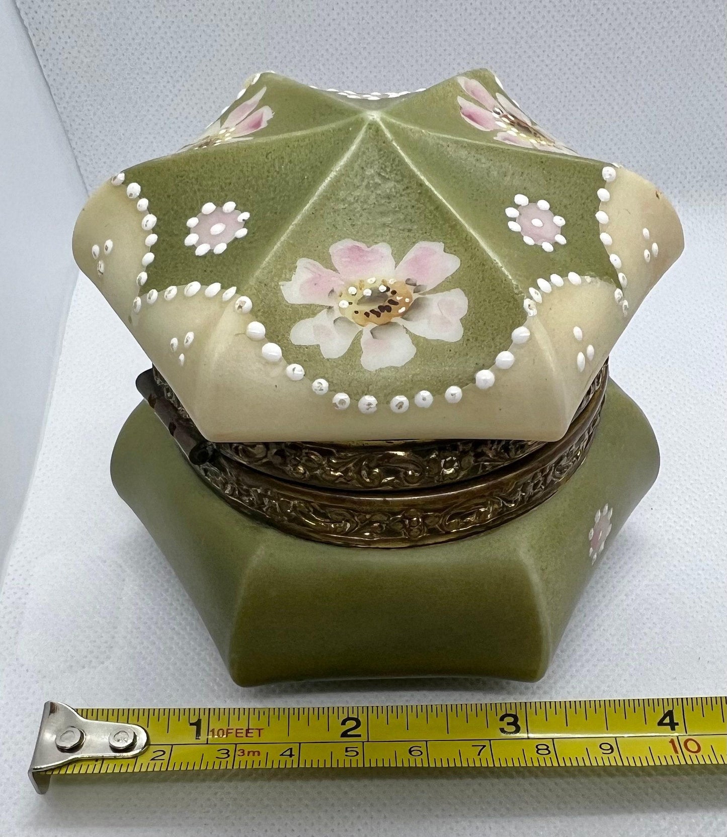 Nakara Jewelry Box, Handpainted Floral, Pearly Finish (Antique)