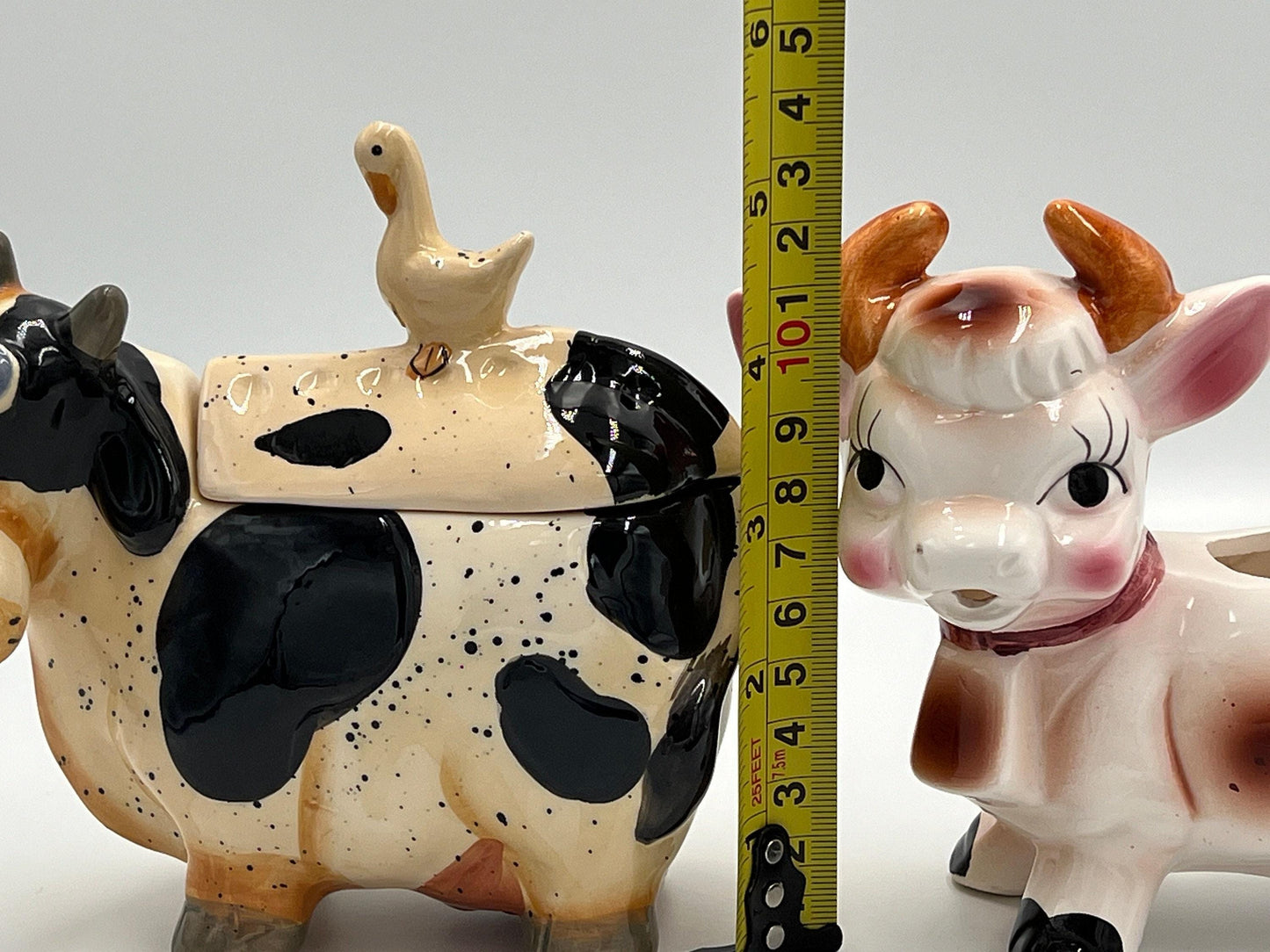 Playful Cow Creamer and Sugar Set: Cartoon Farm Animal Design
