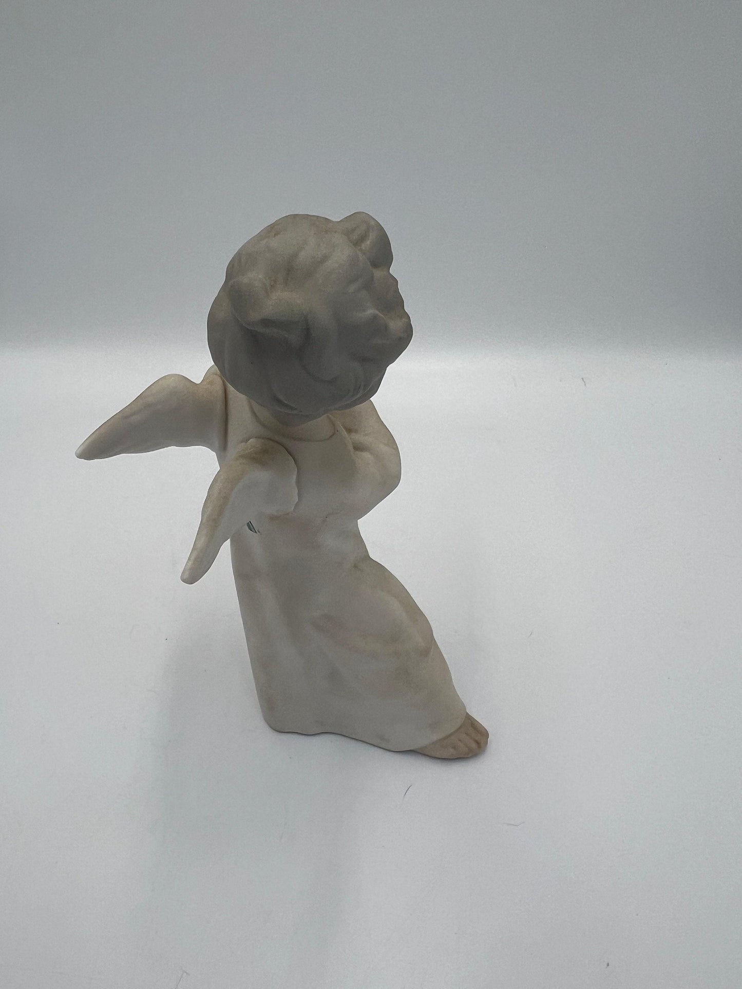 Lladr?? Angel Figurine: Vintage Porcelain Playing Flute