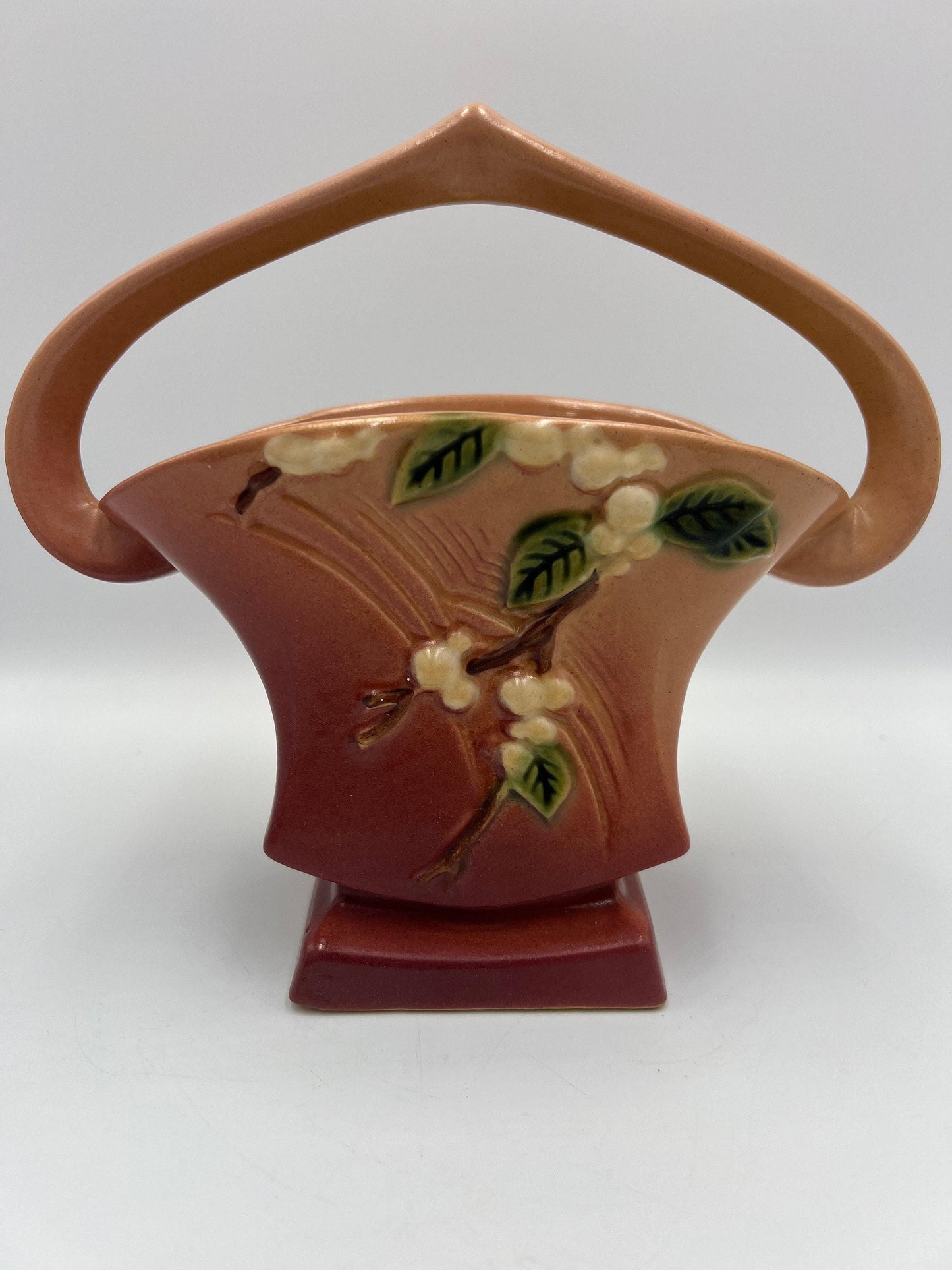 Roseville Snowberry Basket, Cranberry Tan with White Berries (Vintage 1940s)