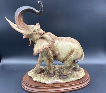 Giuseppe Armani Porcelain Elephant Statue (10 3/4" Tall, Handcrafted Italy)