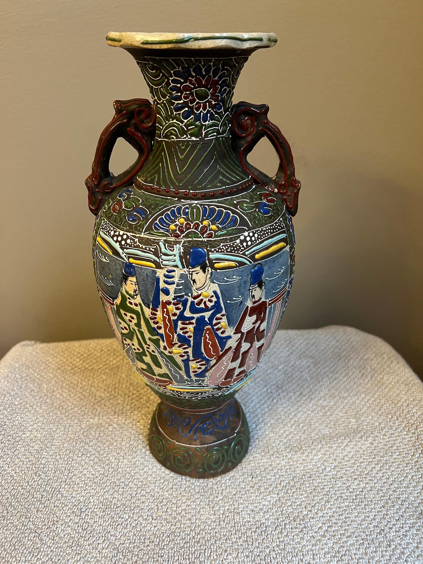 Japanese Satsuma Moriage Vase -  3 Men / Elders