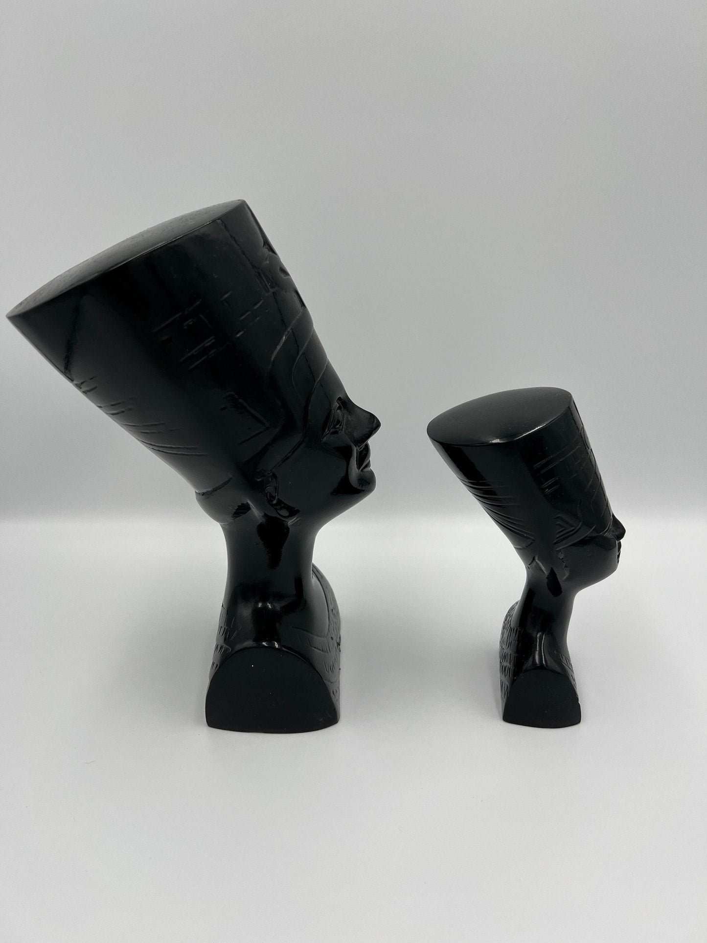 Nefertiti Busts: Vintage Black Egyptian Queen Sculptures - Pair