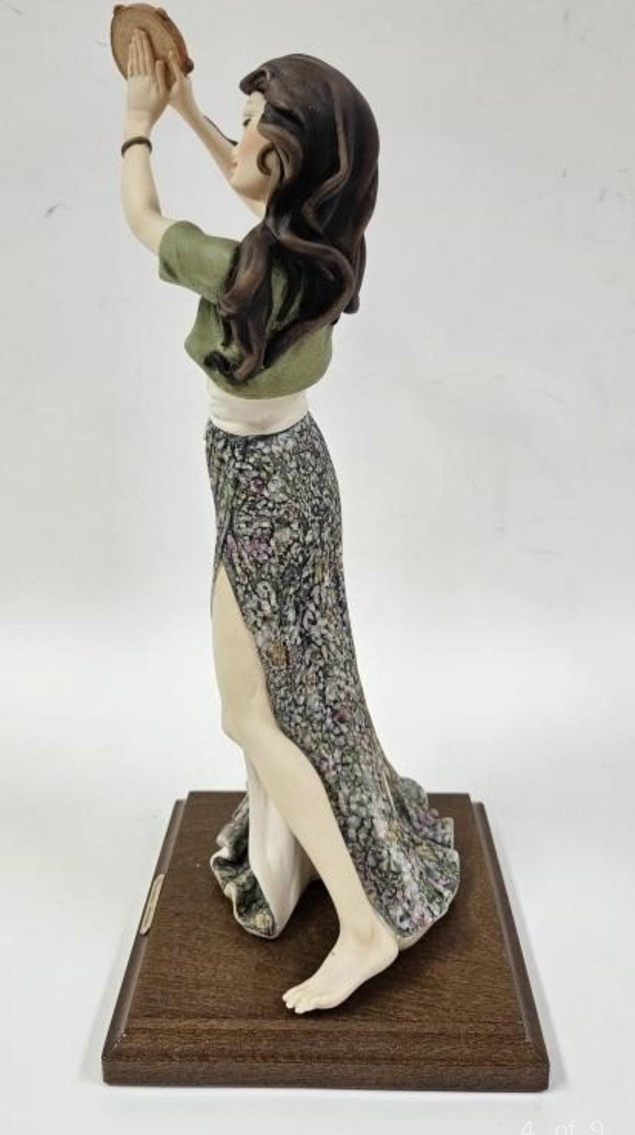 Giuseppe Armani La Gitana Gypsy Dancer (Porcelain, 13 Inches)
