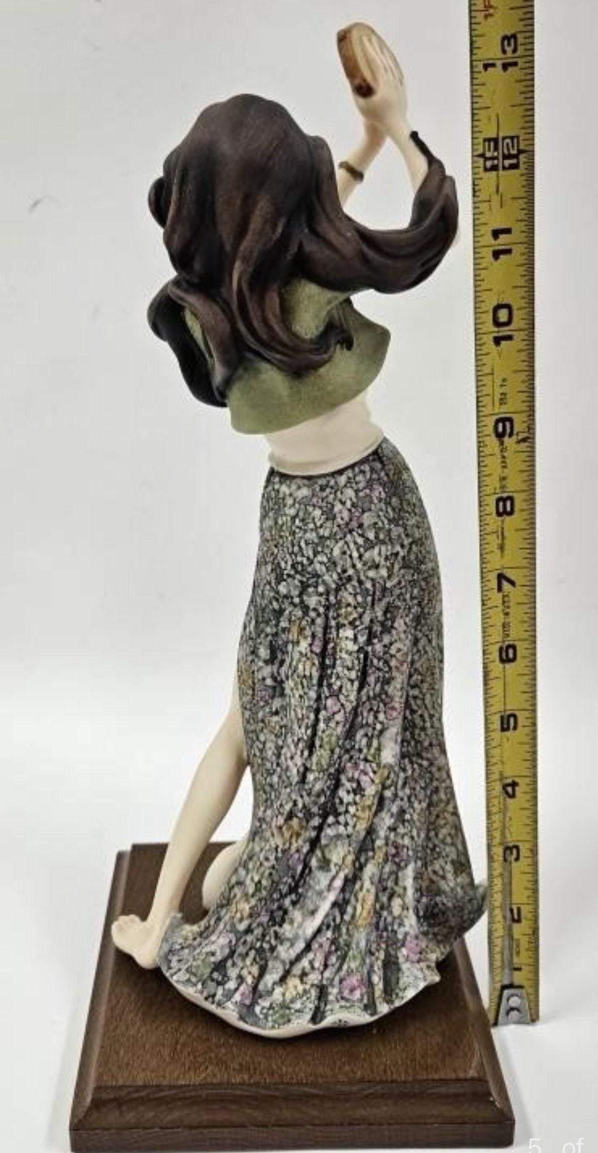Giuseppe Armani La Gitana Gypsy Dancer (Porcelain, 13 Inches)