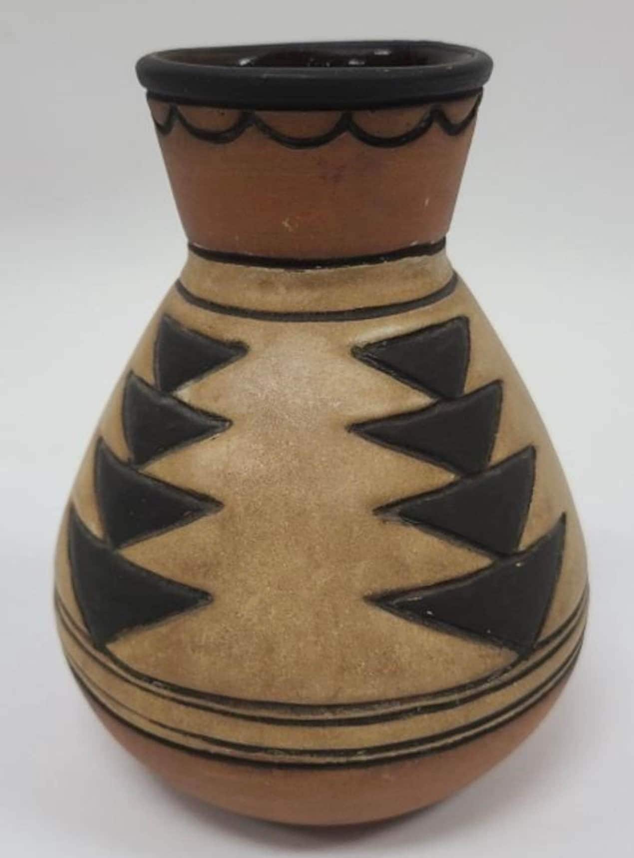 Weller Souevo Vase 5.5" Pottery Antique Art & Crafts Native American Design