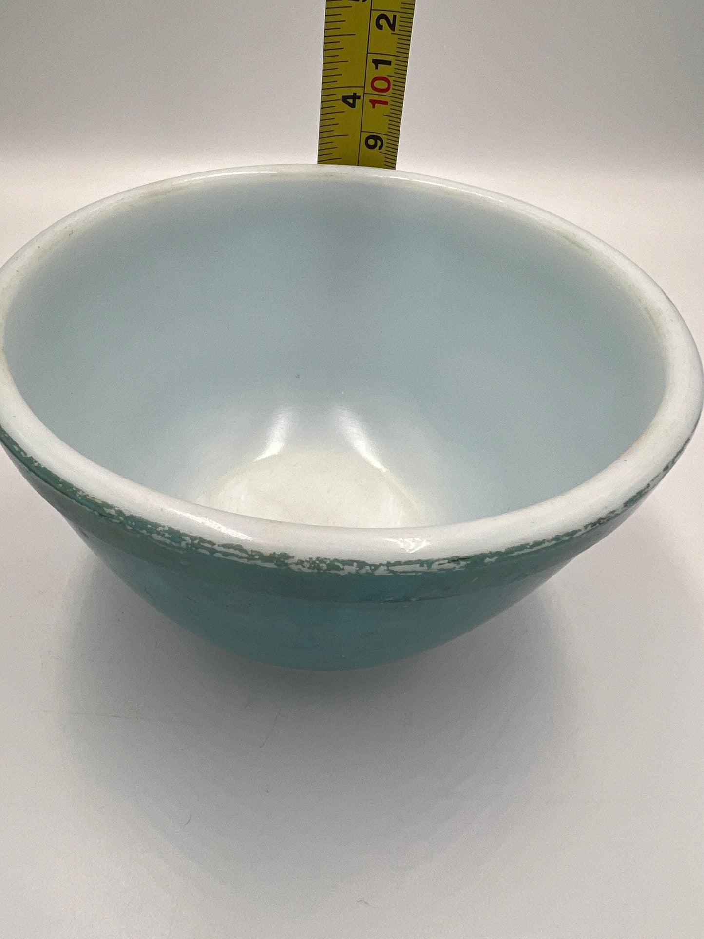 Pyrex Mixing Bowl: Robins Egg Blue Glass (1.5 Pint, Mid Century)
