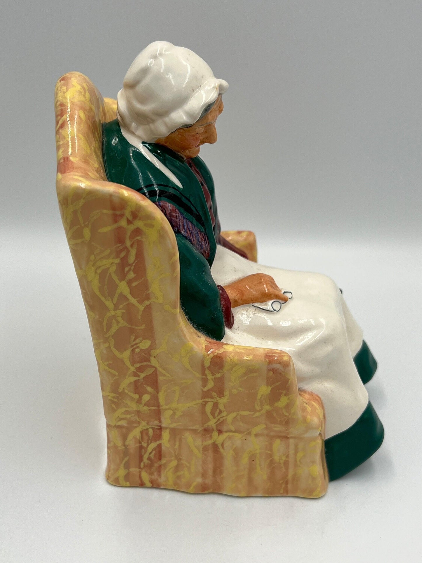 Vintage Royal Doulton & Co HN 1974 "Forty Winks" Figurine