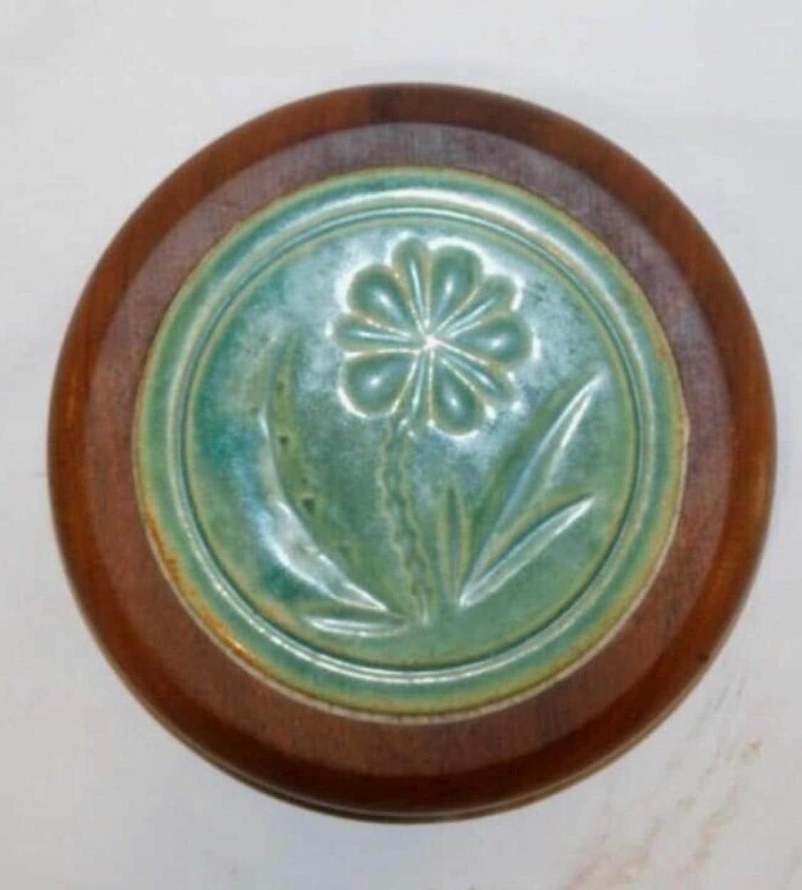 Pigeon Forge Pottery Trivet