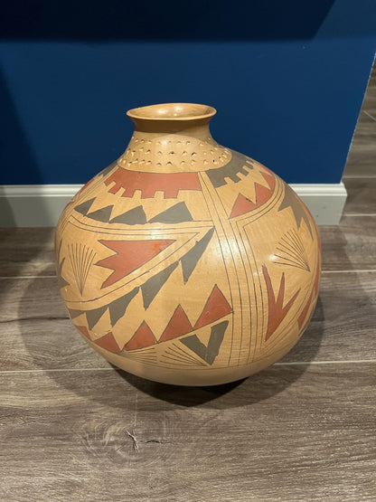 Mata Ortiz Pottery Vase: Handmade Mexican Art (Butterfly or Southwest Style)