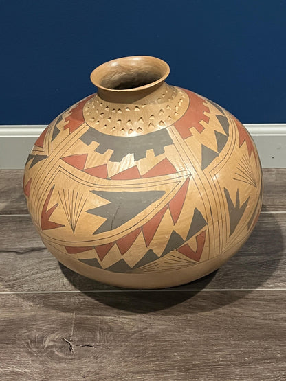 Mata Ortiz Pottery Vase: Handmade Mexican Art (Butterfly or Southwest Style)