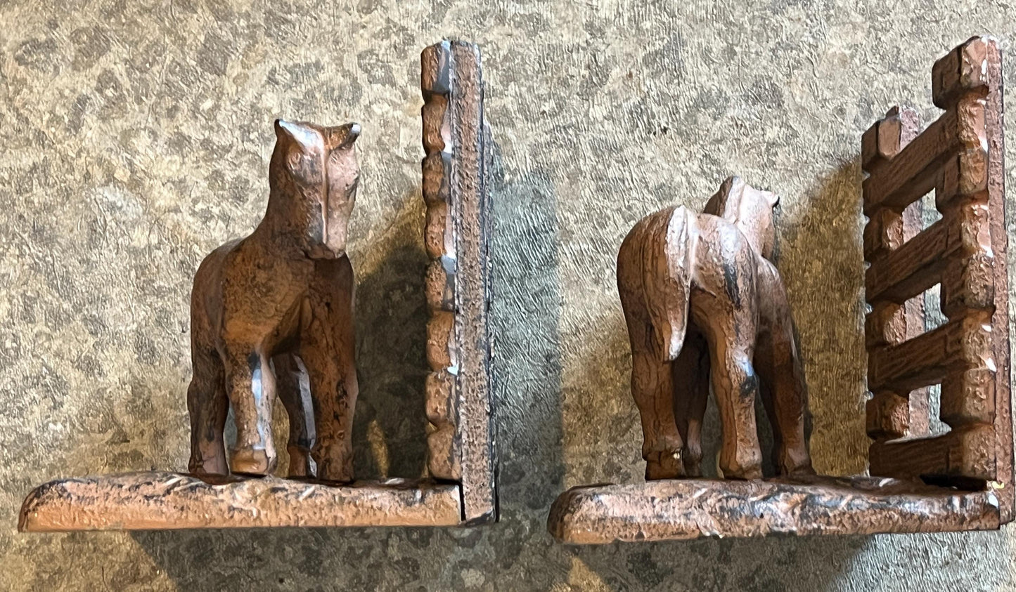 Rustic Cast Iron Horse Bookends: Heavy Duty, Fence Design