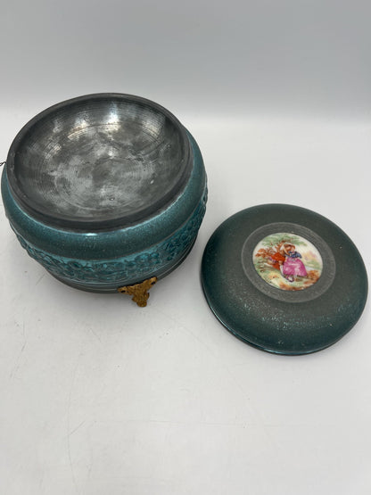 Vintage Powder Puff Music Box - Vintage Trinket Jewelry Box