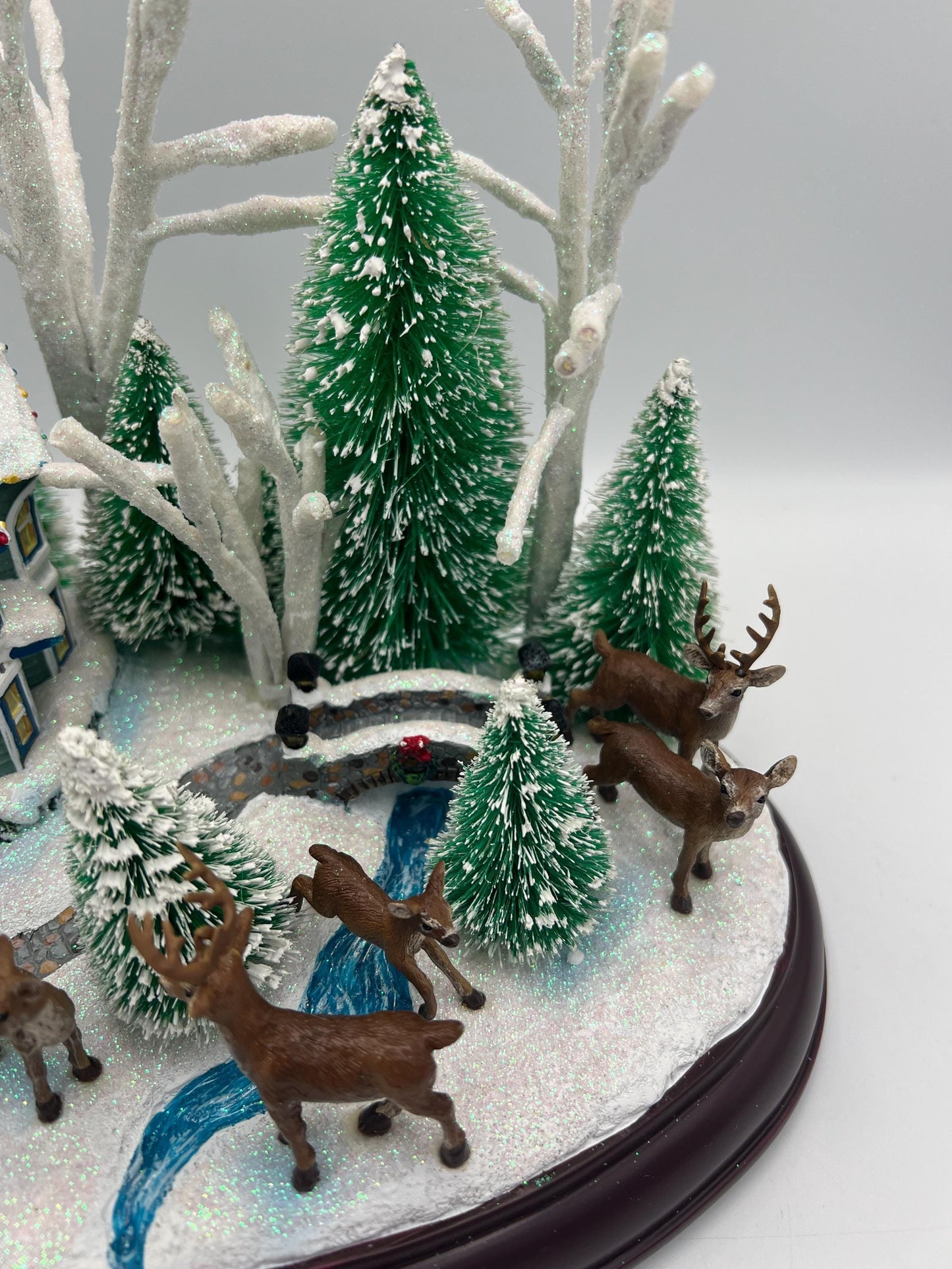 Thomas Kinkade Illuminated Musical Table Topper A Winter