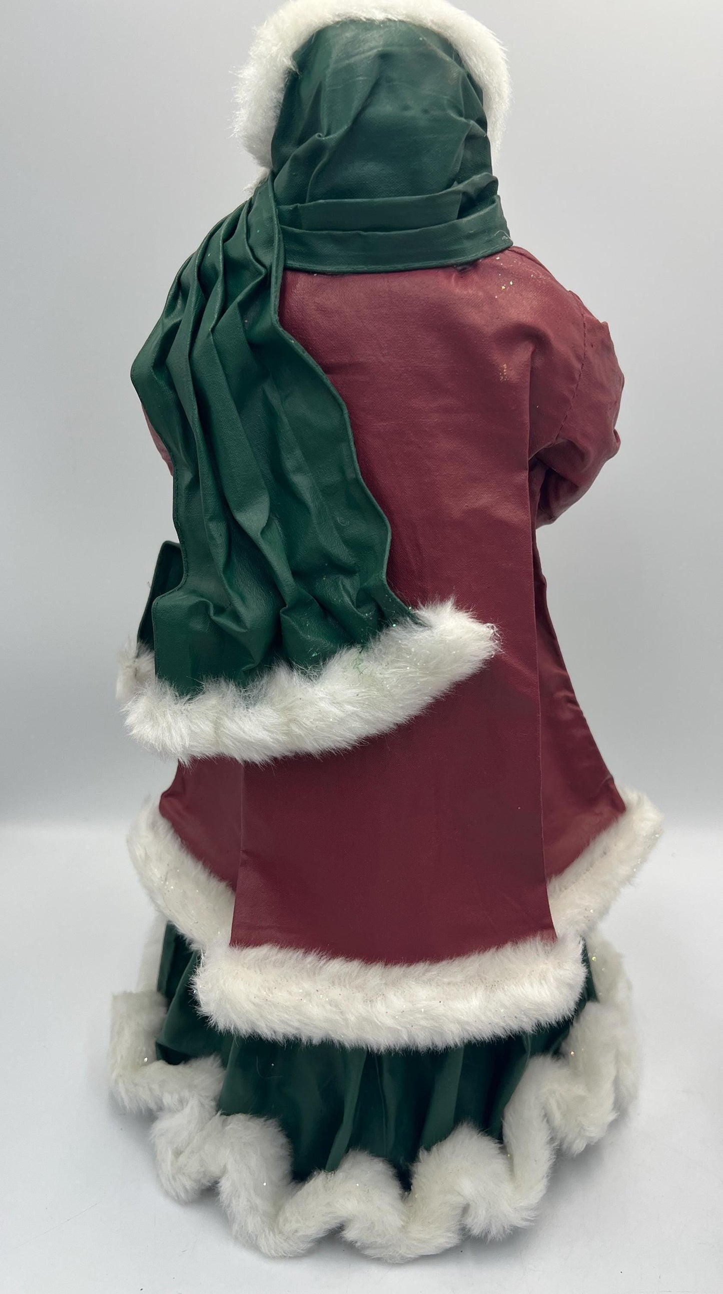 Clothtique Possible Dreams Lot of 4 Christmas Carolers