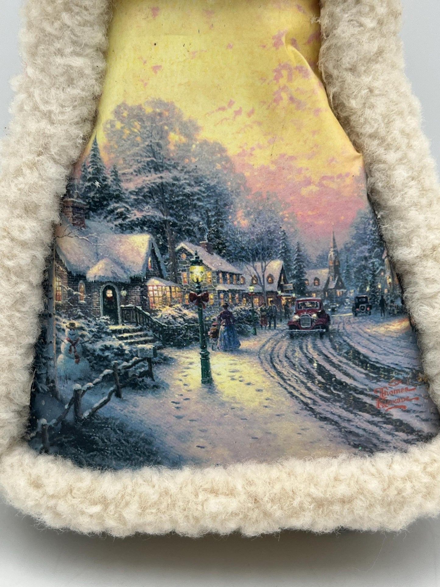Thomas Kinkade Santa Figurine - Old World Village, 9 Inch