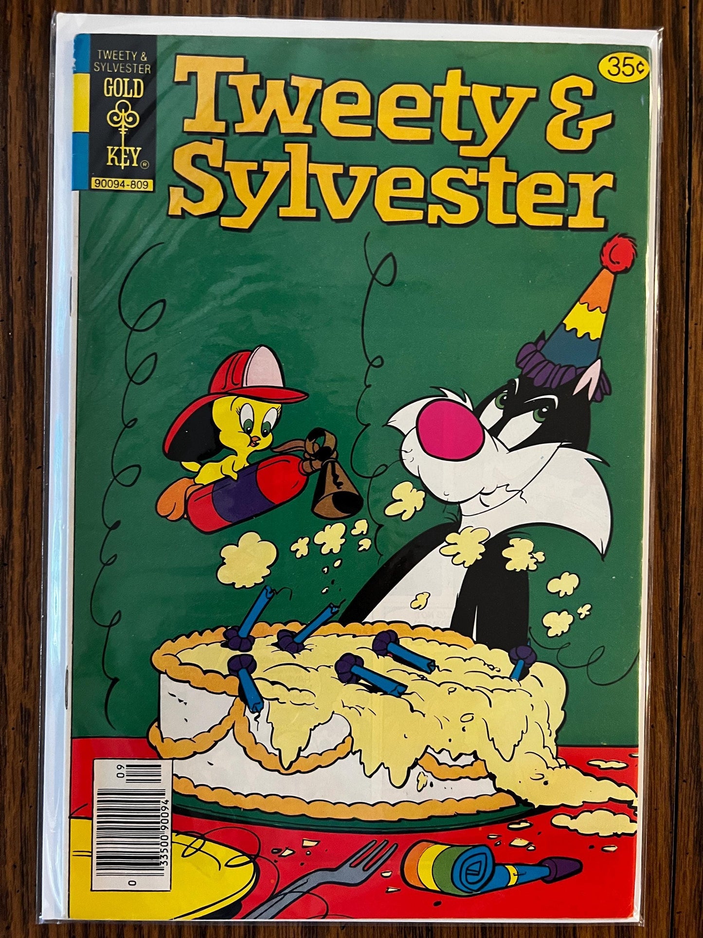 Vintage 1970s Cartoon Comic Lot (10 Issues) – Bugs Bunny, Tweety, Donald Duck, Winnie the Pooh – Whitman & Gold Key