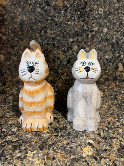 Cat Salt and Pepper Shakers: Vintage Ceramic Pair (Retro Style)