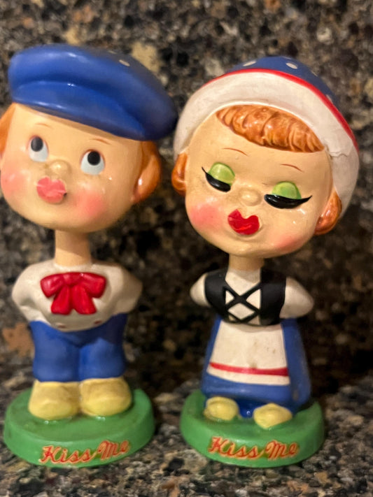 Vintage 1950's Dutch Boy & Girl "Kiss Me" Bobble Head Pair, Valentine's Day Gift, Romantic Date, Bachelor / bachelorette party, Wedding Top