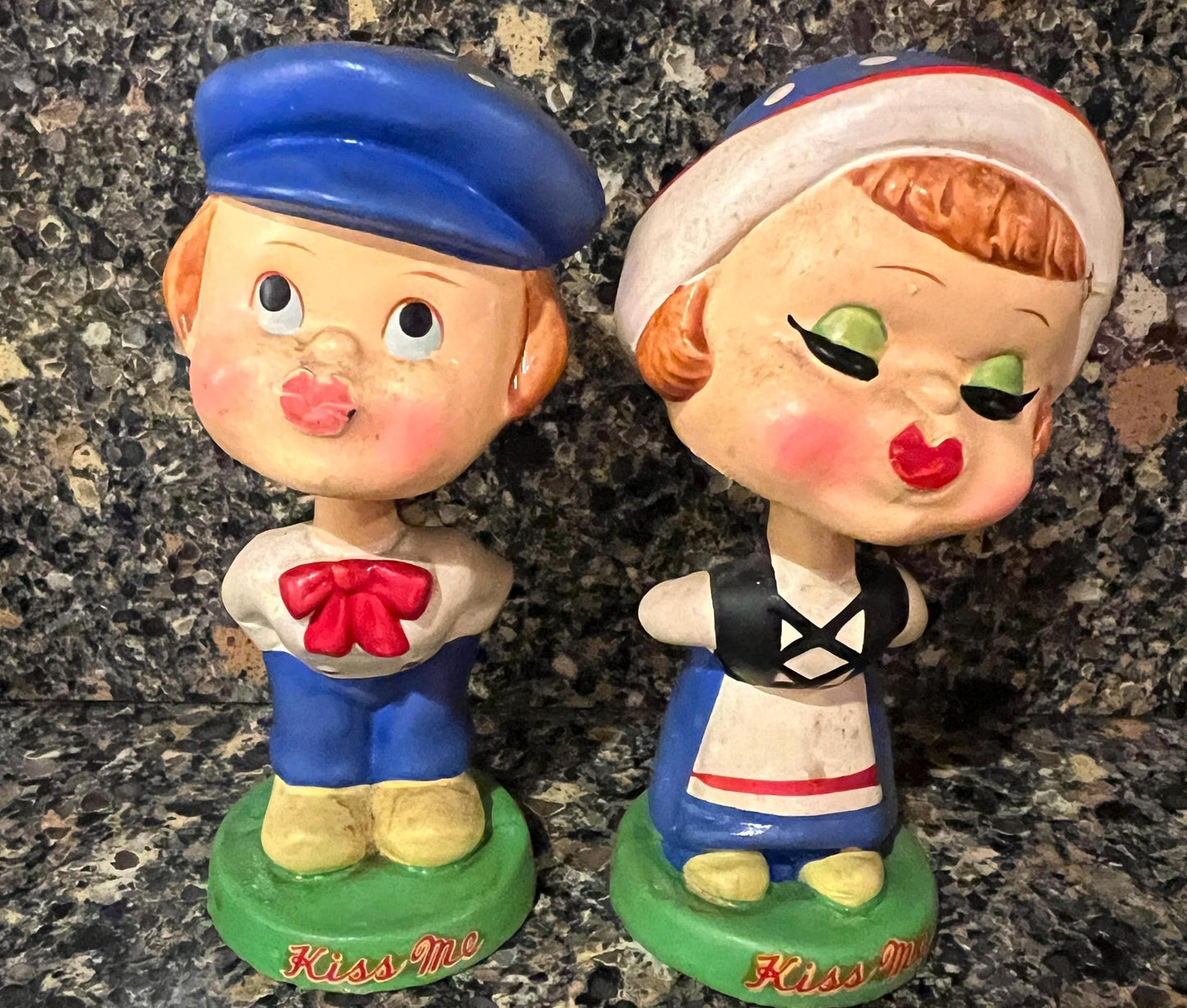 Vintage 1950's Dutch Boy & Girl "Kiss Me" Bobble Head Pair, Valentine's Day Gift, Romantic Date, Bachelor / bachelorette party, Wedding Top