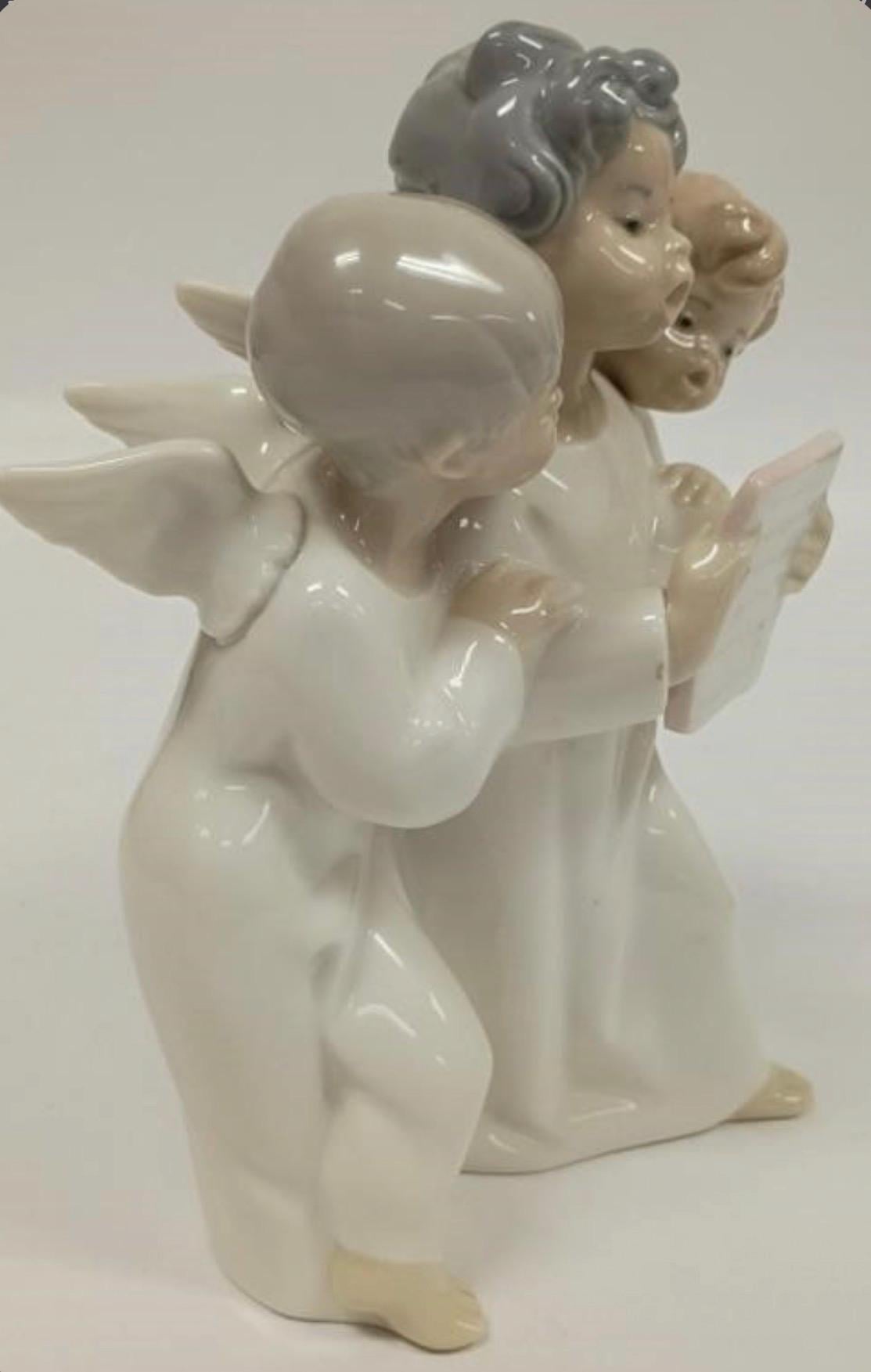 Three Little Angels Trio Choir Figurine: Lladro - Porcelain Sculpture No. 4542