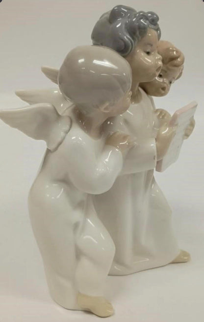 Three Little Angels Trio Choir Figurine: Lladro - Porcelain Sculpture No. 4542