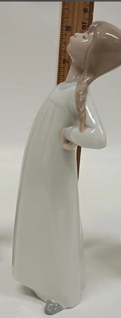 Girl with Hands Akimbo Figurine: Lladro - Porcelain Sculpture No. 4872. In Original Box