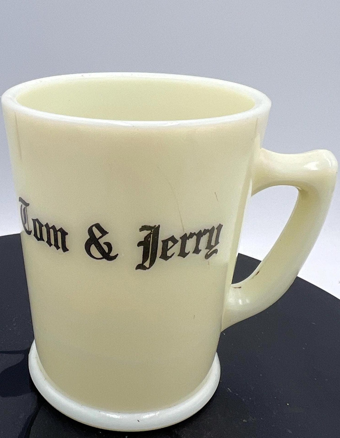 McKee Uranium / Custard Glass Tom  and Jerry Mug - Glows!