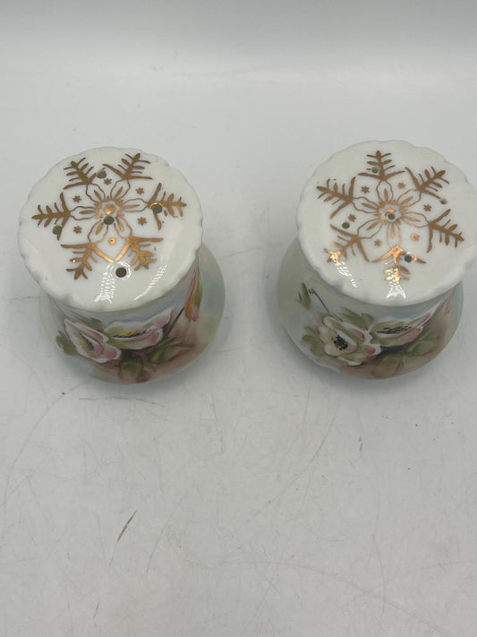 Vintage Hand Painted Porcelain Salt & Pepper Shakers Floral White Roses Gold Snowflake Tops Cork Stoppers Japan Style Set