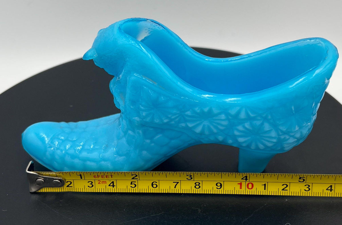 Boyd Art Glass Daisy & Button Cat Slipper