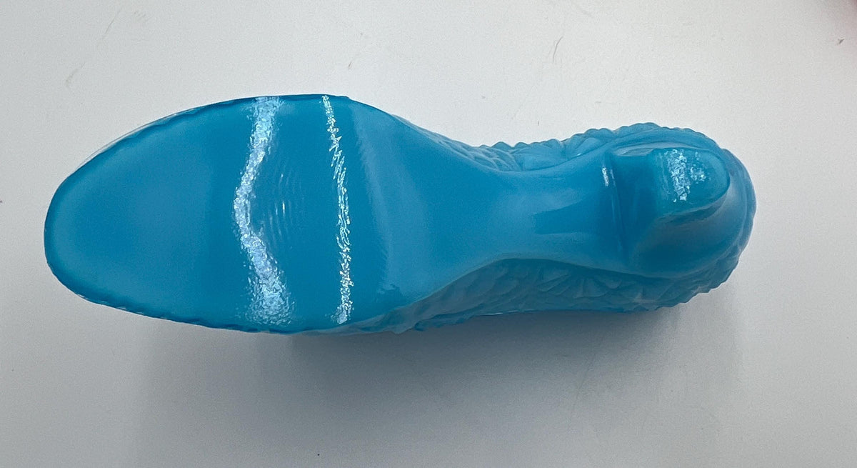 Boyd Art Glass Daisy & Button Cat Slipper