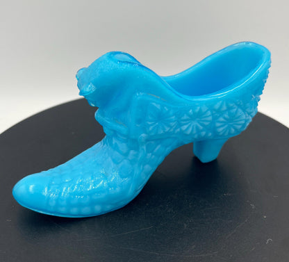 Boyd Art Glass Daisy & Button Cat Slipper